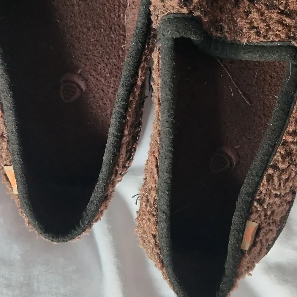 Acorn Kids Slippers - Brown Size 3-4